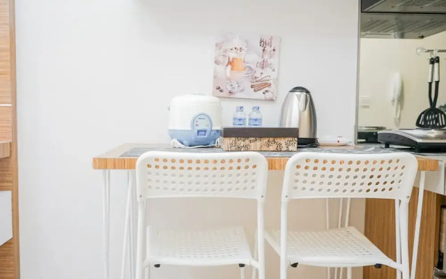 Relax And Simply Studio Apartment At Parkland Avenue