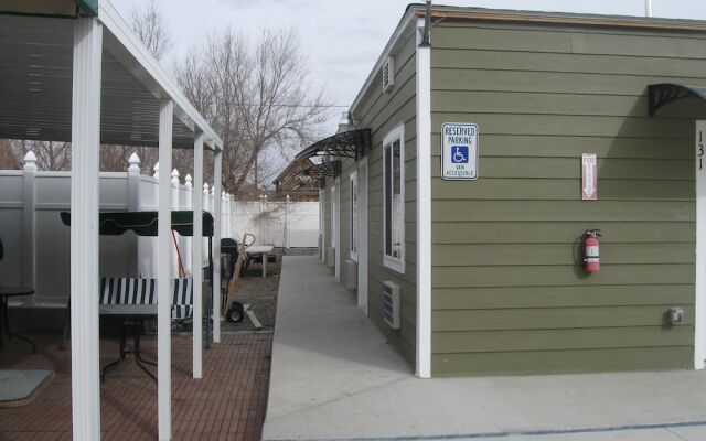 Western Motel Lovell