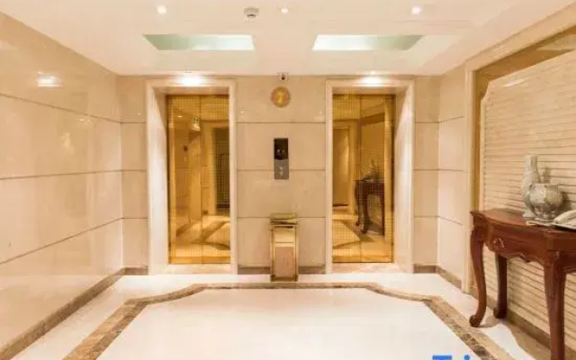 Licheng Longzhang M Hotel (Convention and Exhibition Center Branch, Outlook Tower)