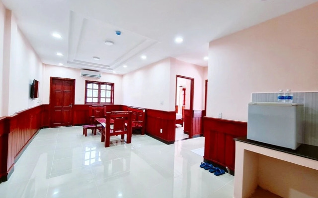 Con Dao Tan Son Nhat Hotel