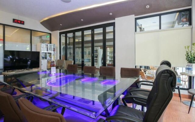 Sky Airlines Guesthouse