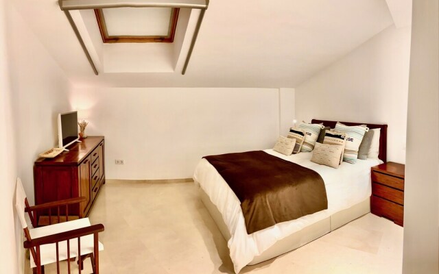 Luxury Apartment Overlooking Javea Bay and Mountains