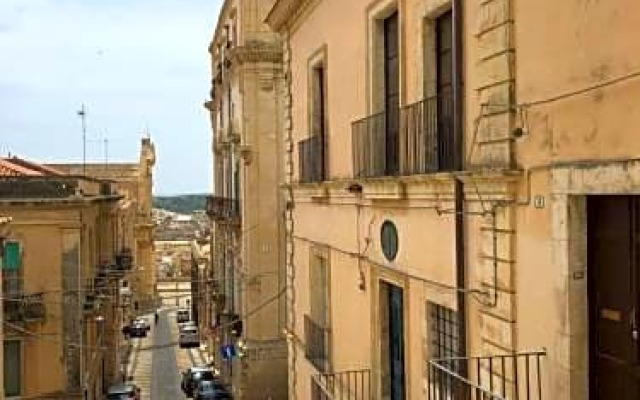 Zia Dina