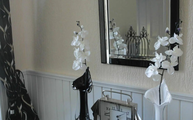 Robert The Bruce Apartment