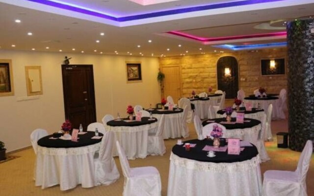 Million Palace Hotel