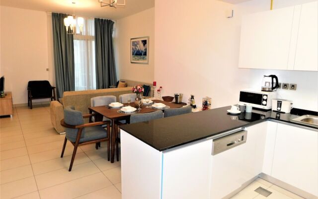 Luton Vacation Homes - Royal Bay