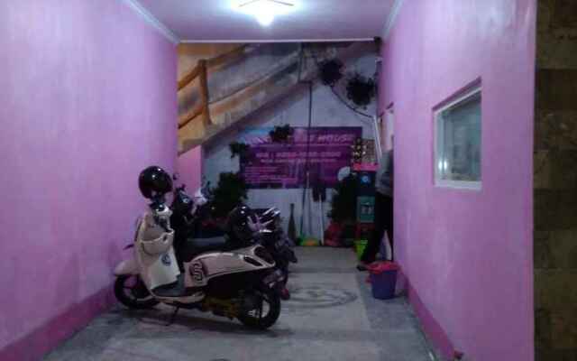 Pinky Guest House Kota Batu