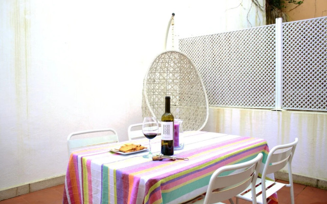 ALTIDO Modern 1-bed Apt w/terrace, moments from São Bento Palace