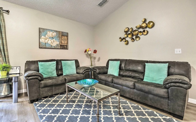 Kissimmee Retreat: Fenced-in Yard w/ Pool!