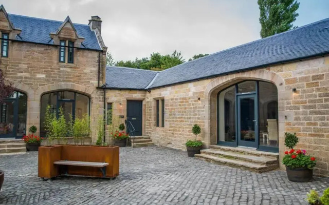Stunning Edinburgh 1820s stables converted studio
