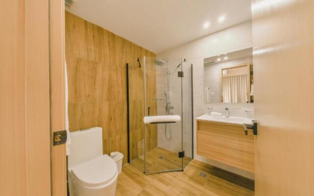 Fully Serviced Apartment at Regatta Living II - 703