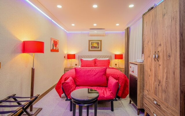 Dolphin Boutique Hotel & Restaurant