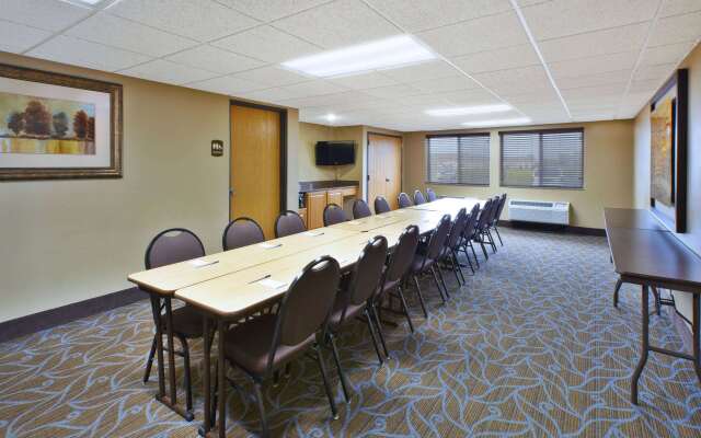 AmericInn by Wyndham Bay City