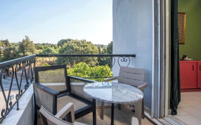 Villa Lilienne - Tranquil Escape With Private Garden Balcony