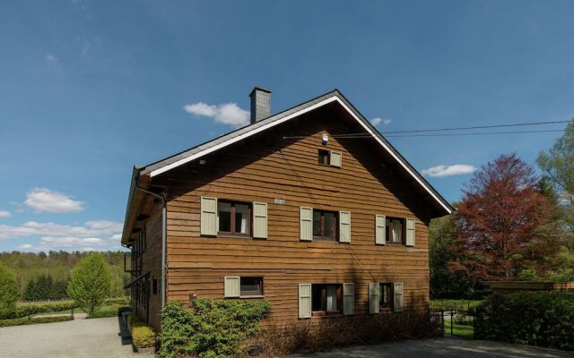Magnificent Mansion With Sauna and Jacuzzi in Libin