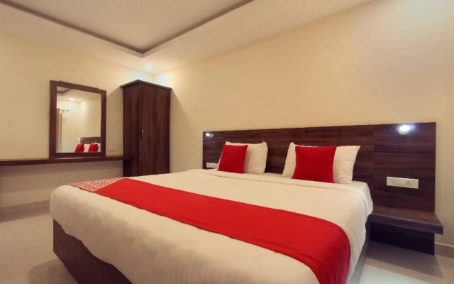 Hotel Maple Suites By OYO Rooms