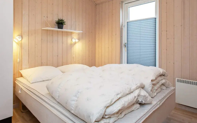 6 Person Holiday Home in Vaeggerlose