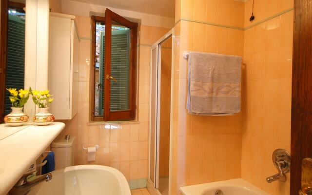 Quaint Holiday Home in Lerici With Fenced Garden