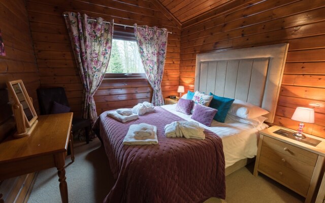 Lady Galloway Lodge 28 with Hot Tub, Newton Stewart