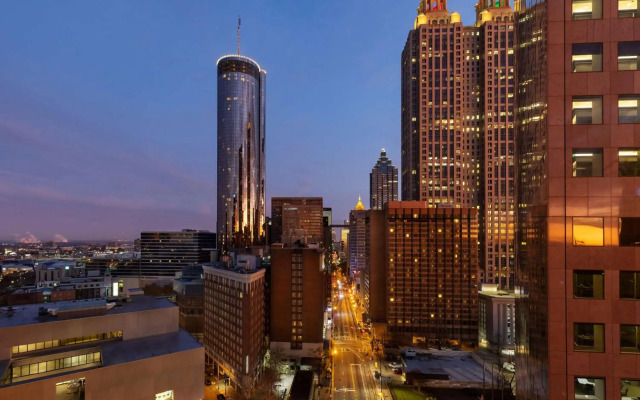 The Candler Hotel Atlanta, Curio Collection by Hilton