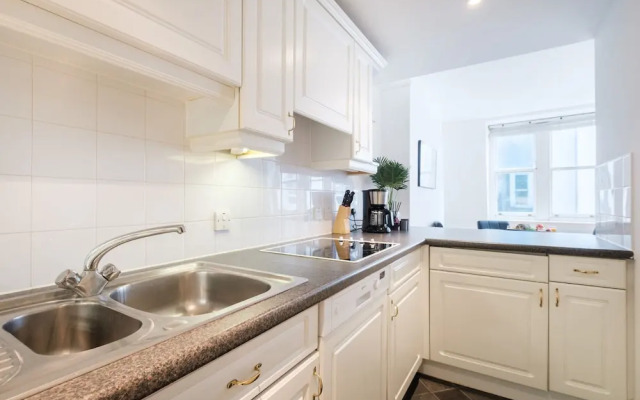 Holborn Penthouse Apartment with Terrace