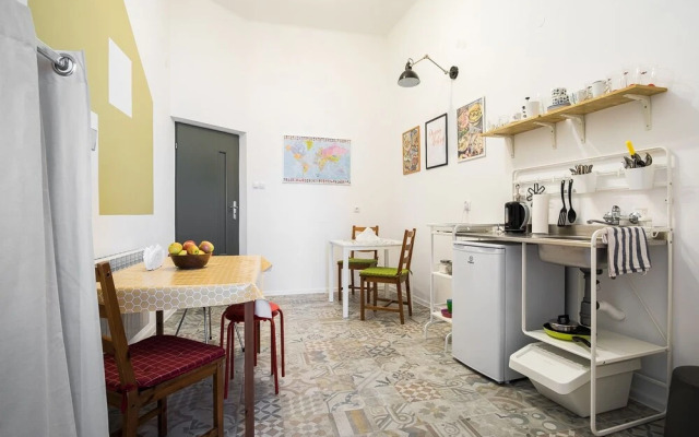 HOSTEL likeHome