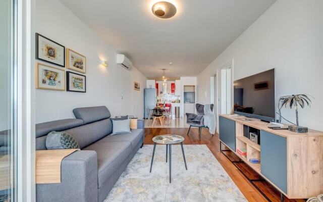 Beach & Palms Apartment