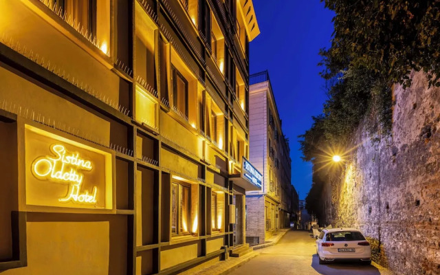 Sistina Old City Hotel