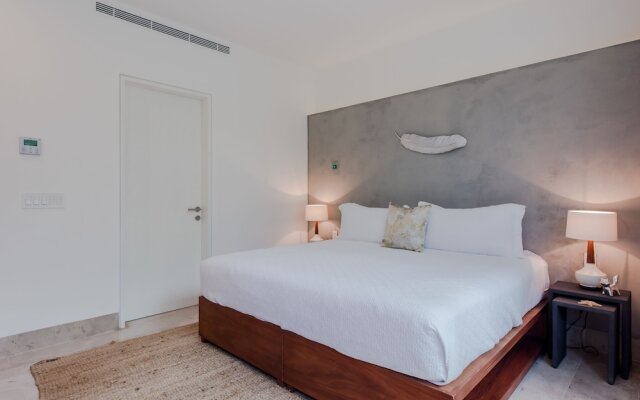 2 Bedroom Apartment Near the Beach