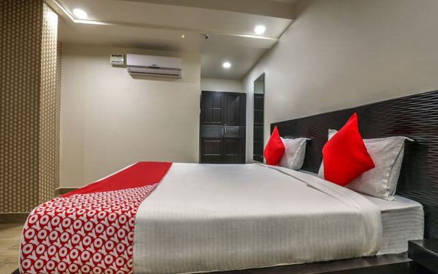 Oyo 14859 Ulavacharu Hotels