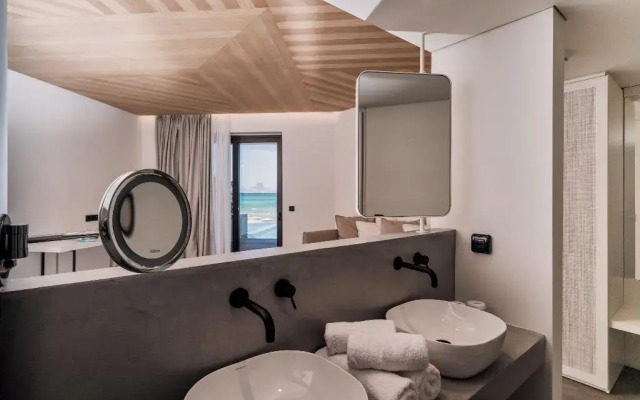 Caravel Suites - Adults Only