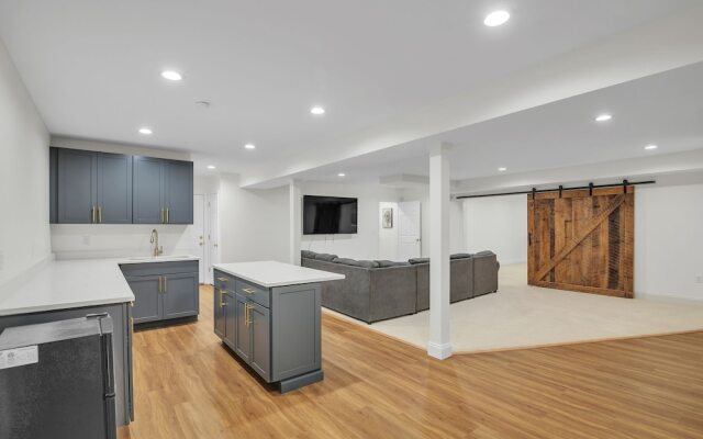 Woodhaven: Your Serene Countryside Escape 5 Bedroom Farmhouse by RedAwning