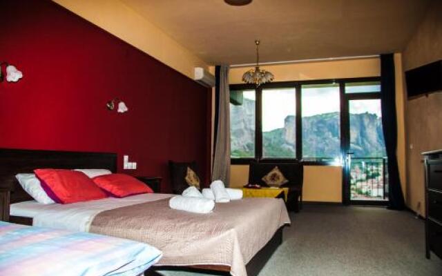 Chrysorama Rooms