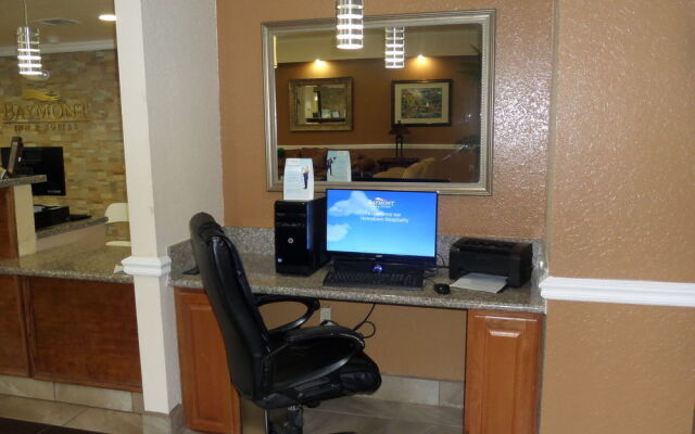 Baymont Inn & Suites Pearsall