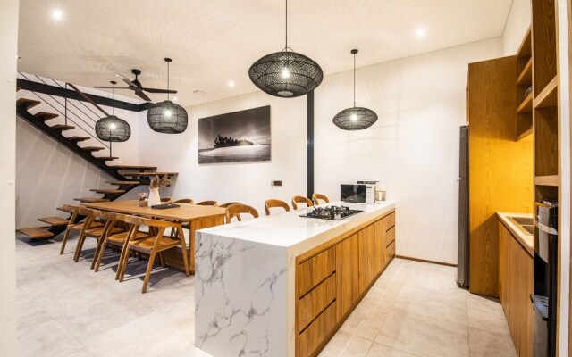 New Brawah 5 BR Villa 200m to Finns Beach Club