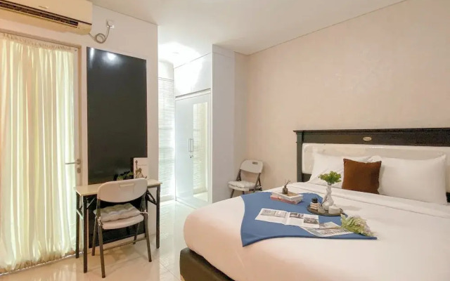 Basic Studio At Apartment Woodland Park Residence