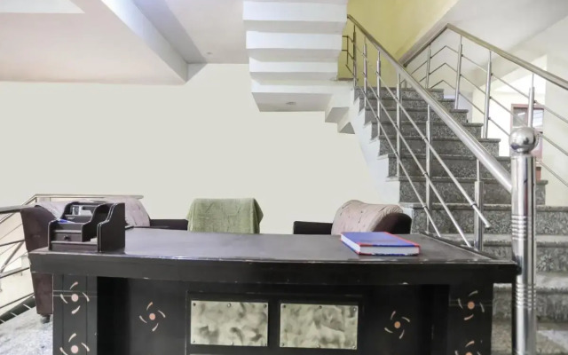 Oyo 84164 Nayra Residency(Grg2381)
