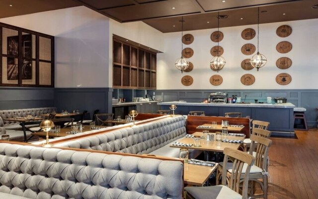 18th FL Stylish CozySuites w/ roof pool, gym #3