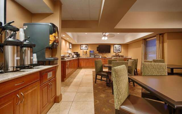 Best Western Plus Mishawaka Inn