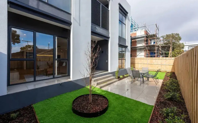 Stylish 3 Bedroom With Free Parking