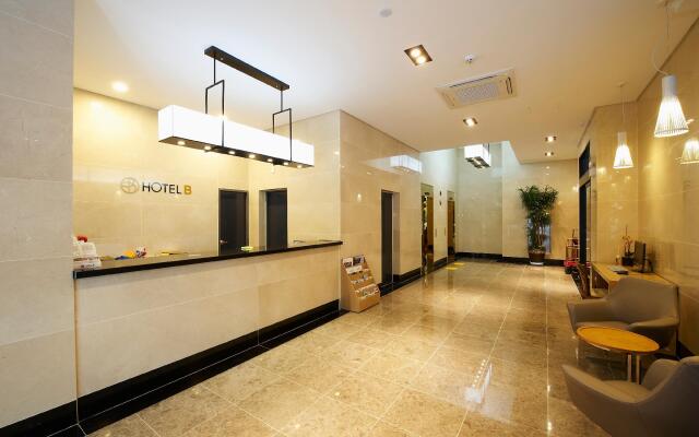 Hotel B