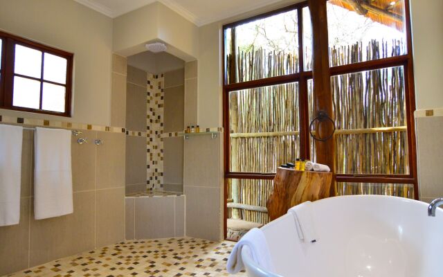 Amakhosi Safari Lodge and SPA