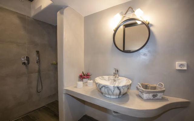 Myrsini's Luxury Suites