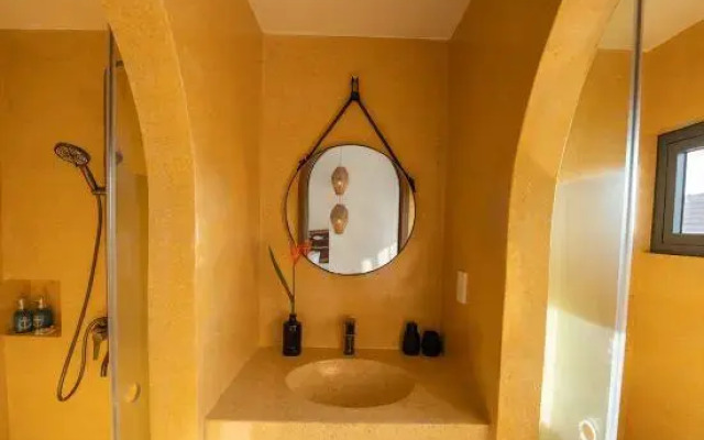 Sunrise Ocean Villa 4BR- Hoi An