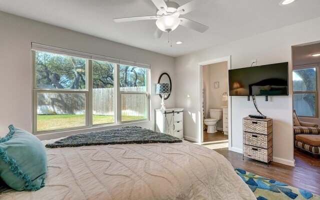 Chamingo 2 Bedroom Condo by Redawning