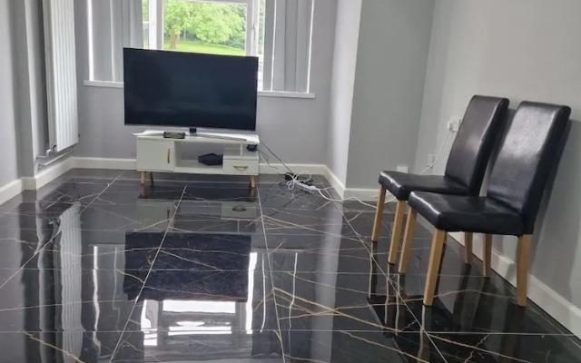 Birmingham Blissful House
