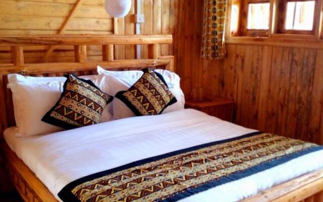 Bunyonyi Apple Farm Stay