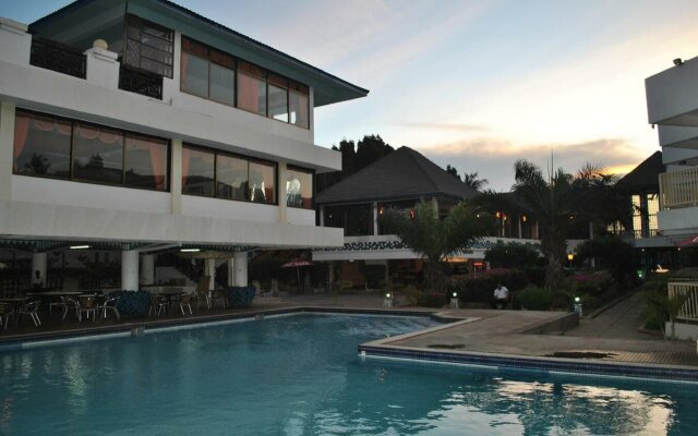 Beachcomber Hotel & Resort