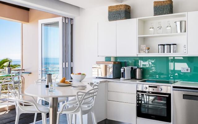 Beautiful Holiday Apartment Overlooking the Beach Modoco