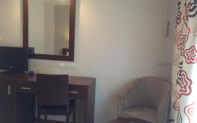 Electra Hotel
